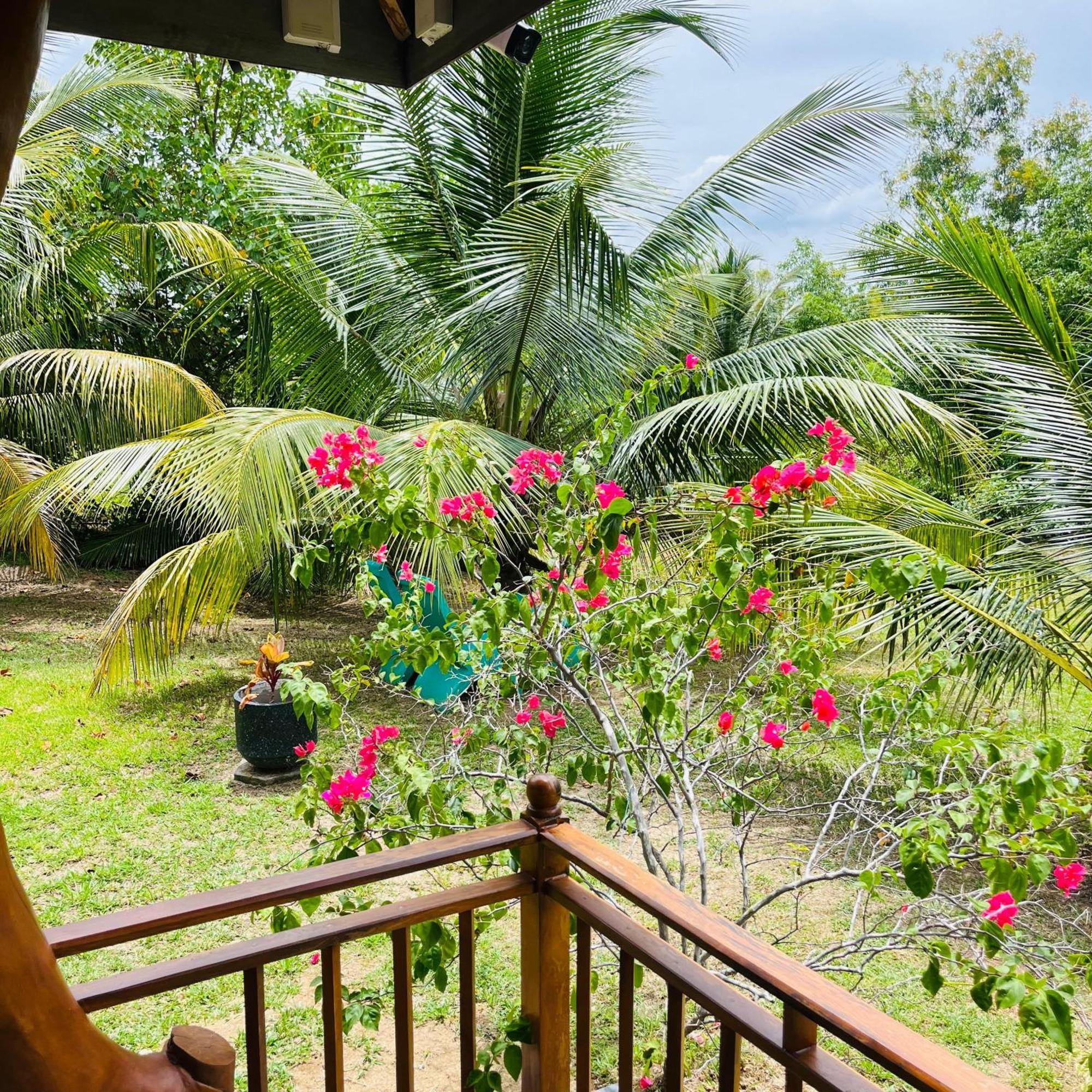 Hanguk Lanka Lagoon Villa Tangalle Bagian luar foto
