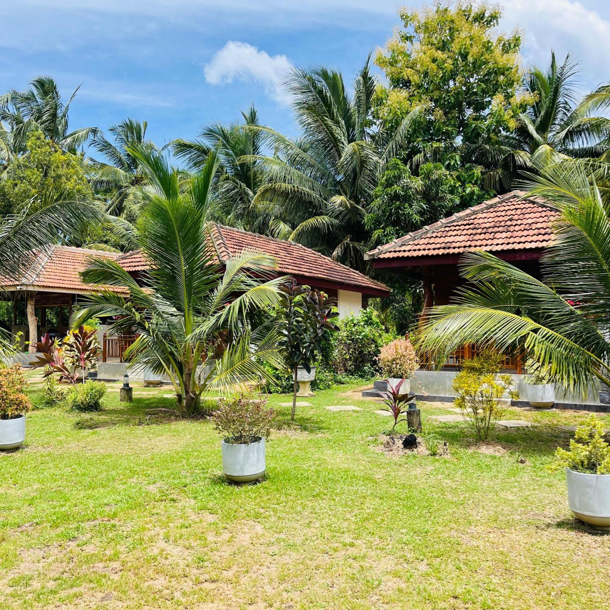 Hanguk Lanka Lagoon Villa Tangalle Bagian luar foto
