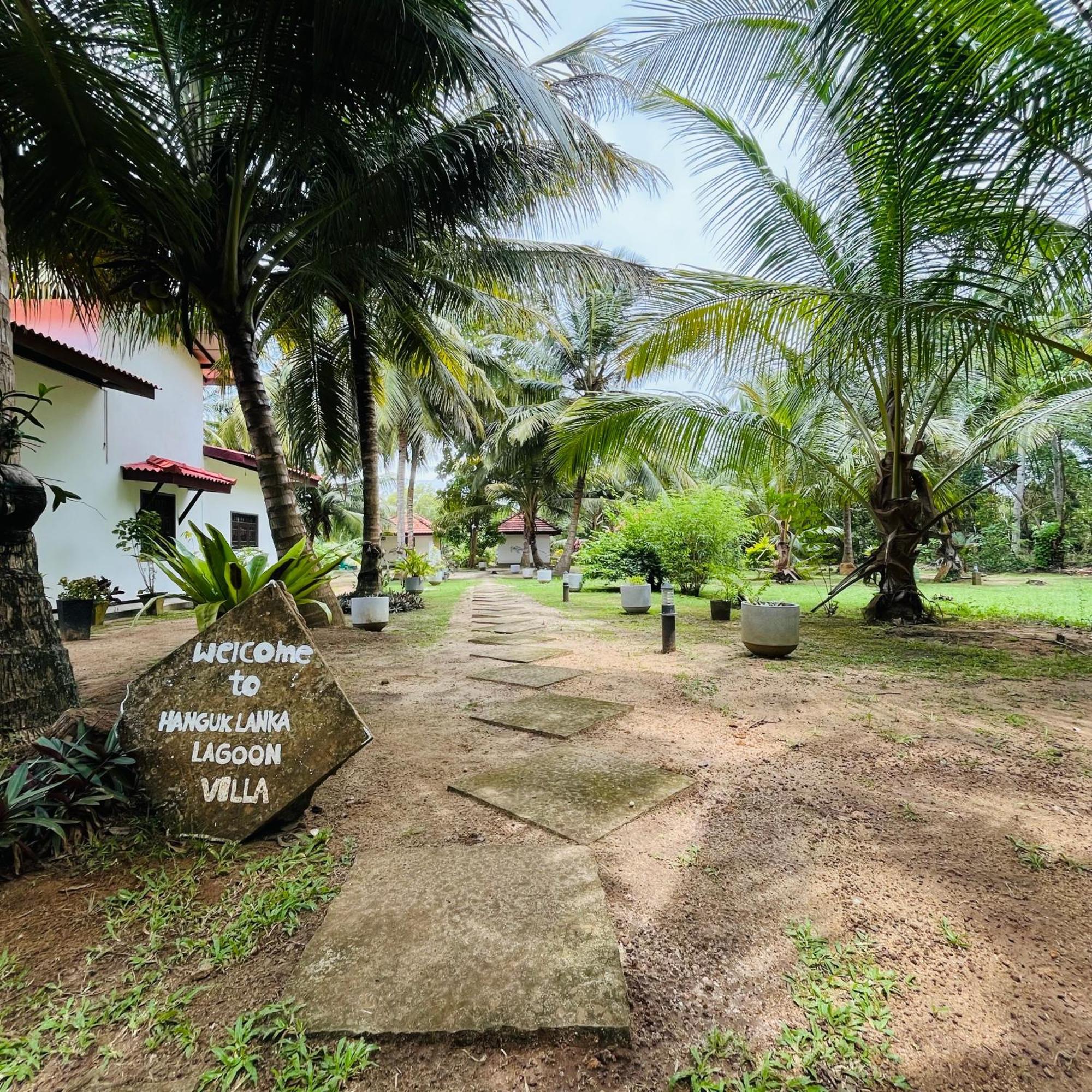 Hanguk Lanka Lagoon Villa Tangalle Bagian luar foto