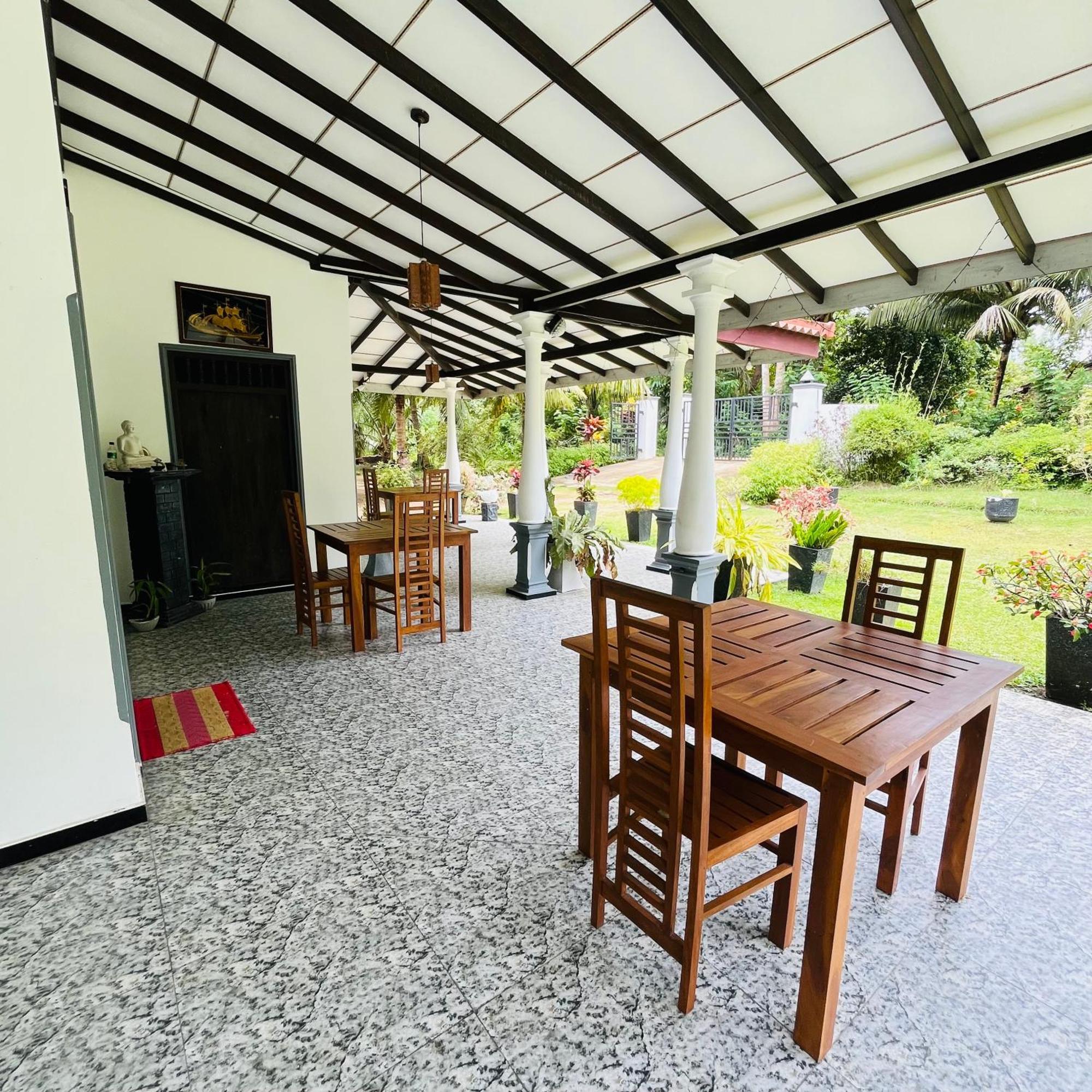 Hanguk Lanka Lagoon Villa Tangalle Bagian luar foto