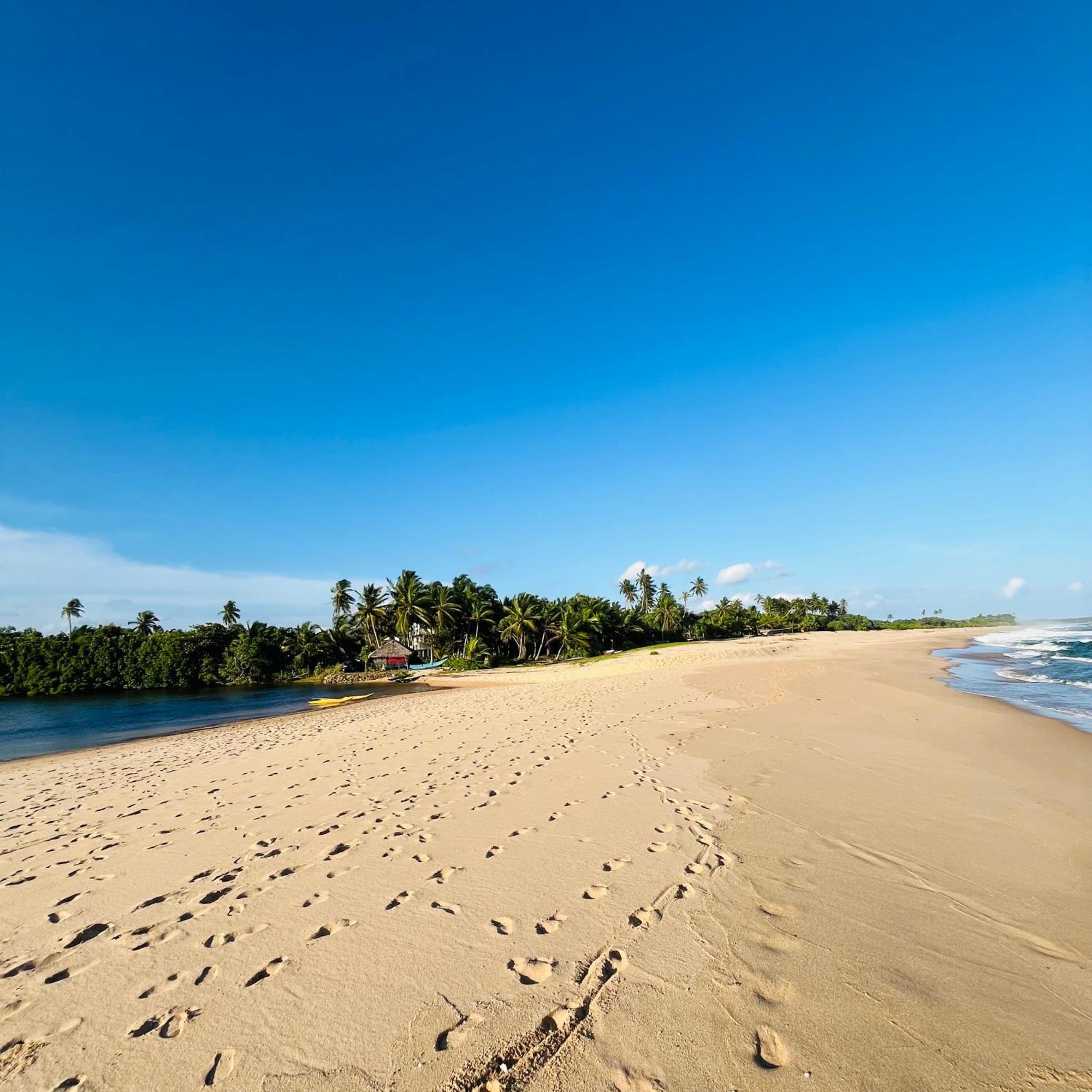 Hanguk Lanka Lagoon Villa Tangalle Bagian luar foto