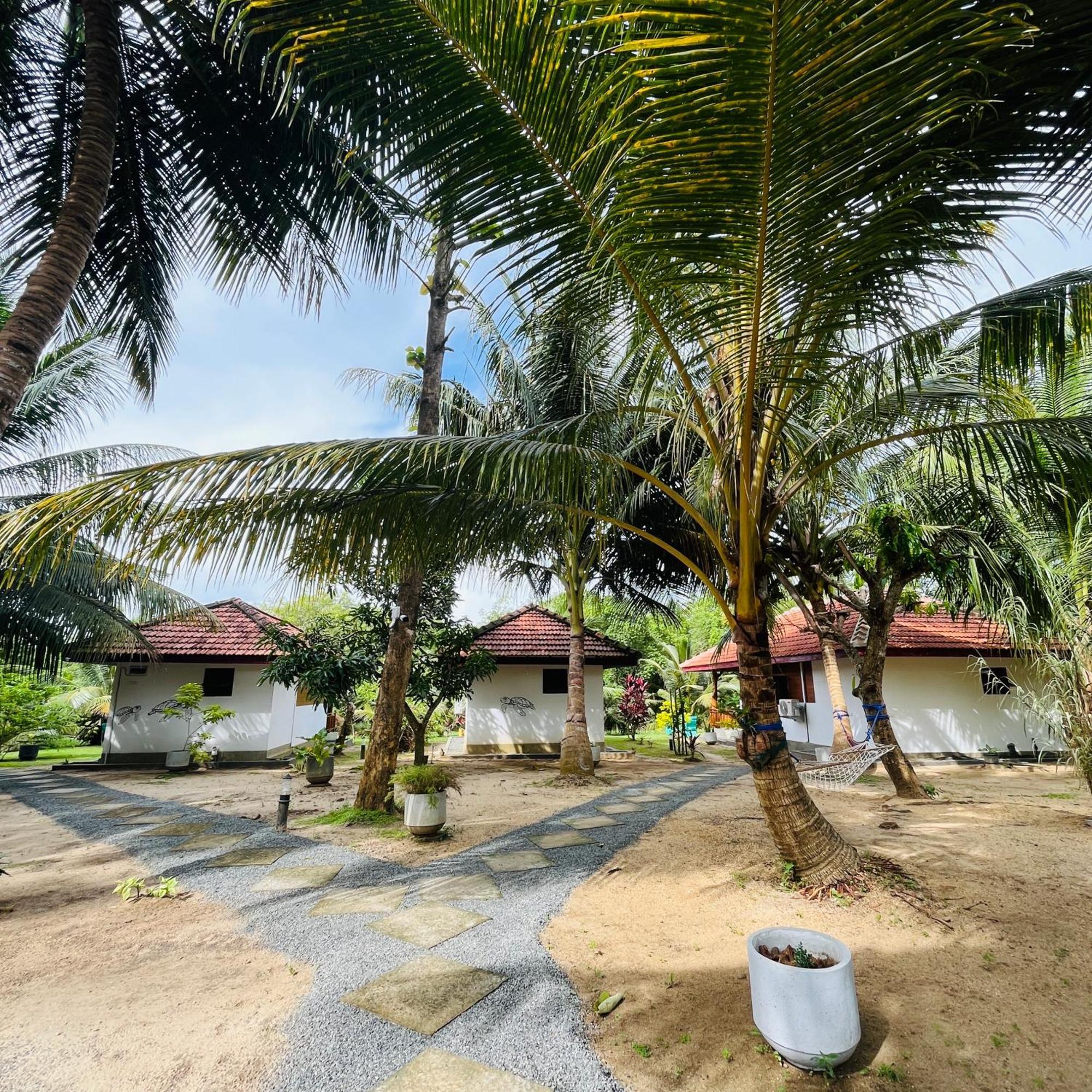 Hanguk Lanka Lagoon Villa Tangalle Bagian luar foto