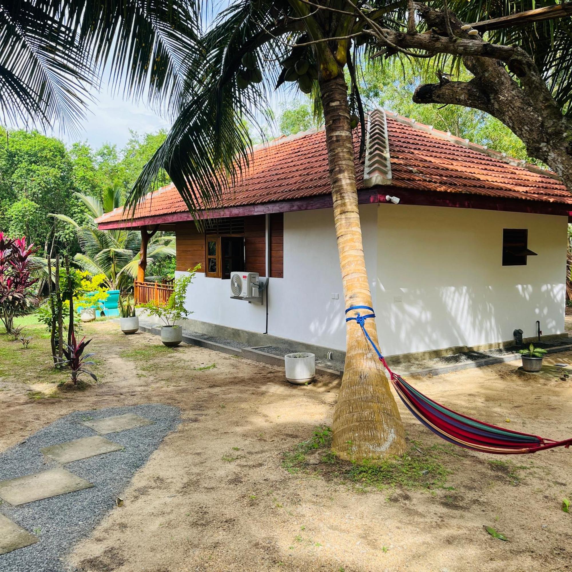 Hanguk Lanka Lagoon Villa Tangalle Bagian luar foto