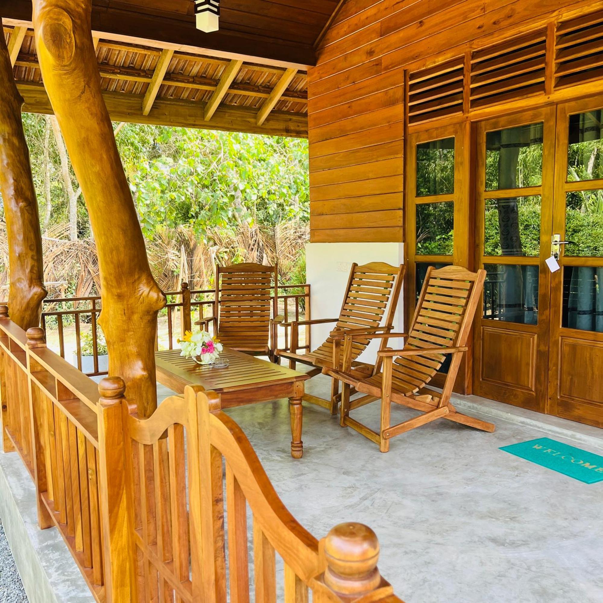 Hanguk Lanka Lagoon Villa Tangalle Bagian luar foto