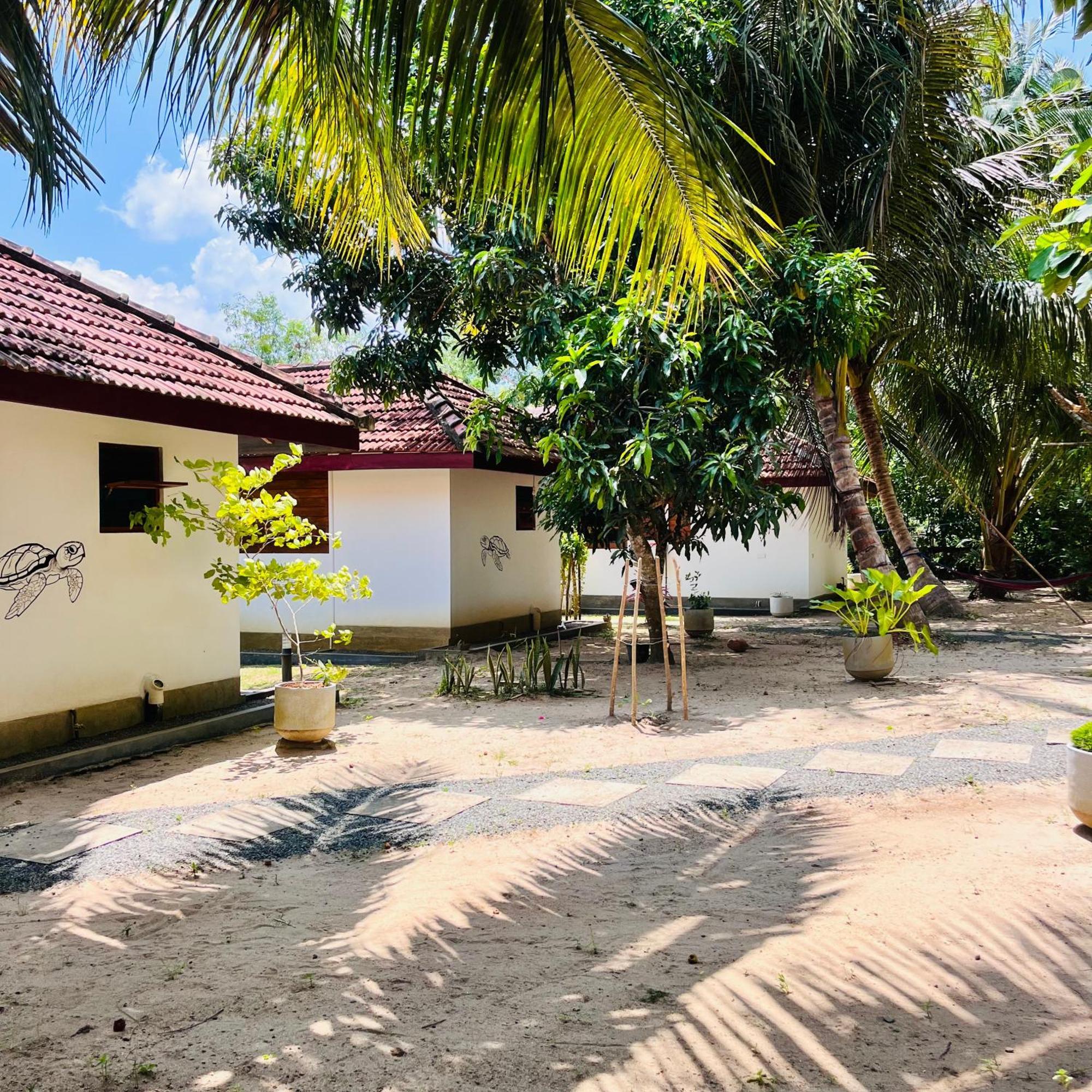 Hanguk Lanka Lagoon Villa Tangalle Bagian luar foto