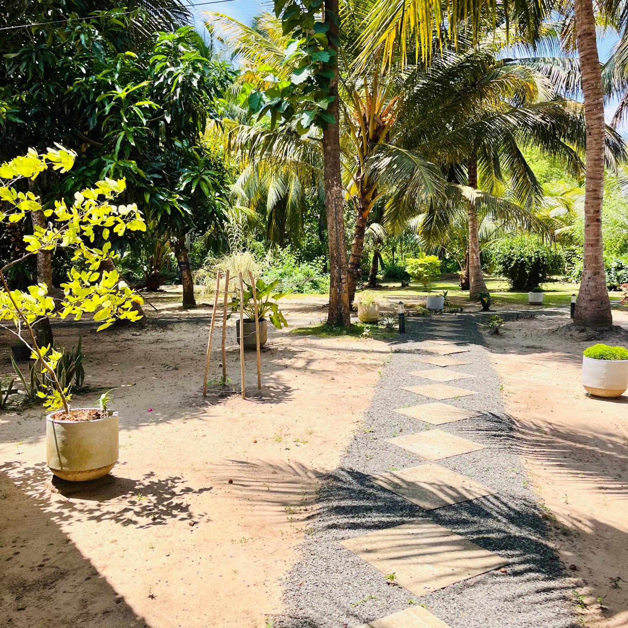 Hanguk Lanka Lagoon Villa Tangalle Bagian luar foto