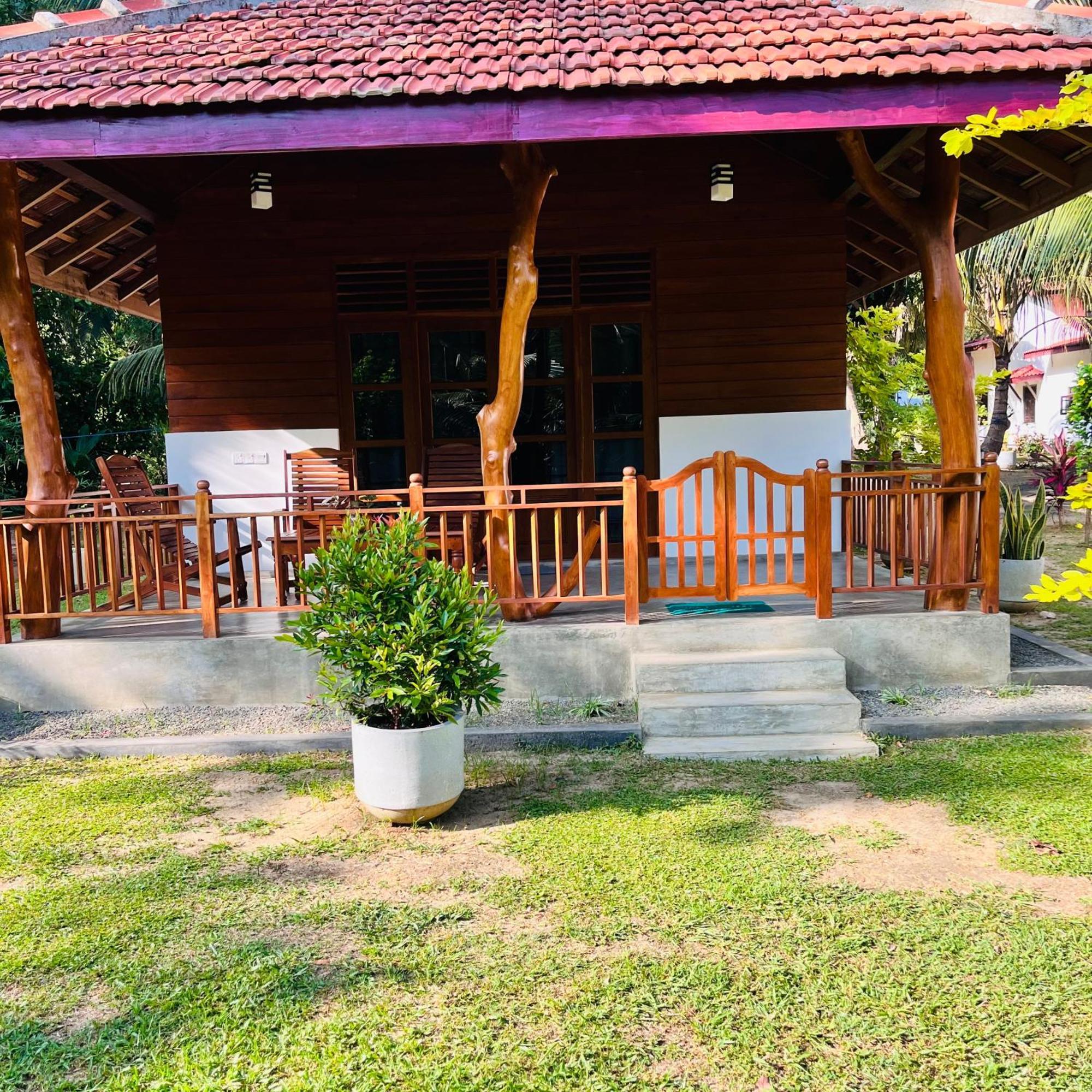 Hanguk Lanka Lagoon Villa Tangalle Bagian luar foto