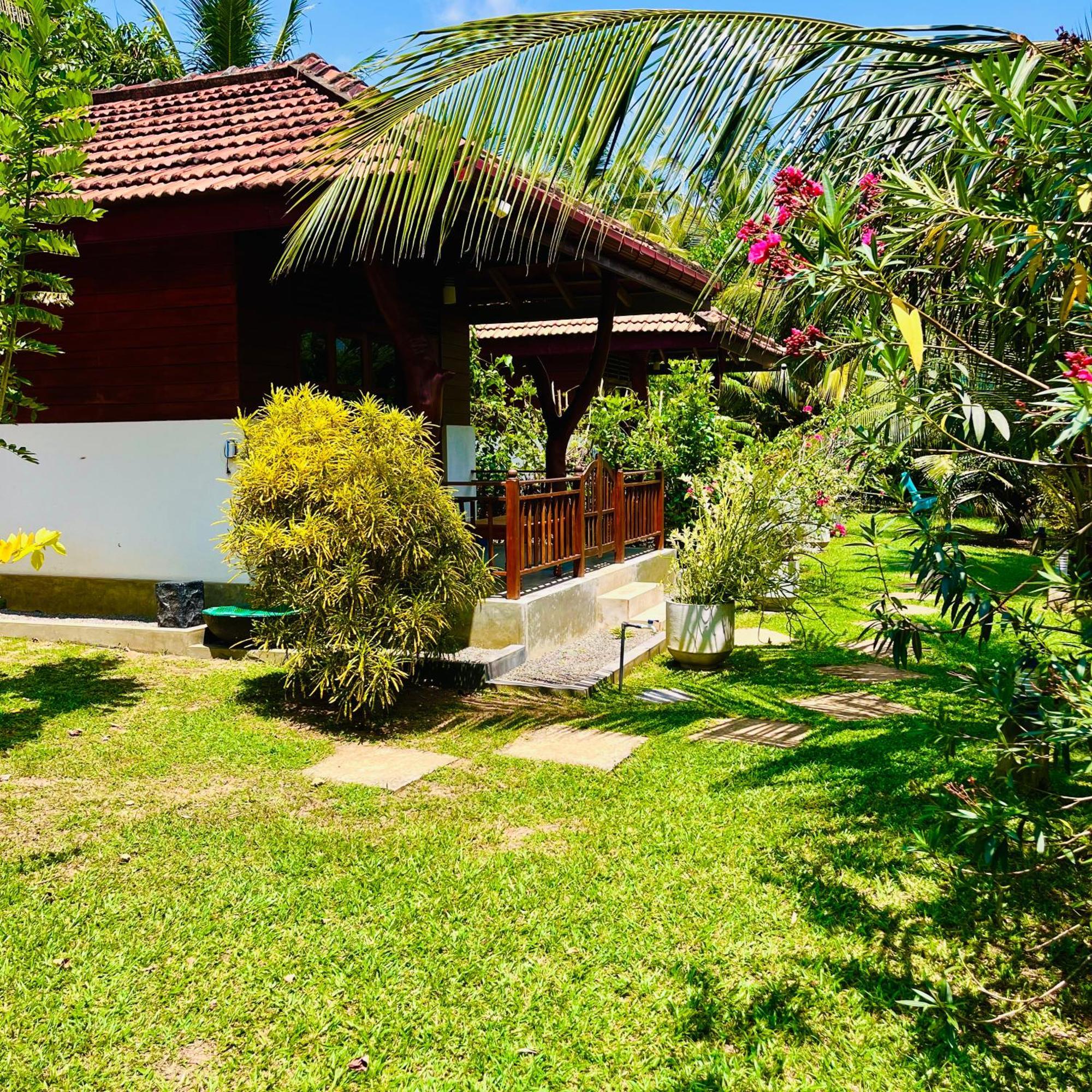 Hanguk Lanka Lagoon Villa Tangalle Bagian luar foto
