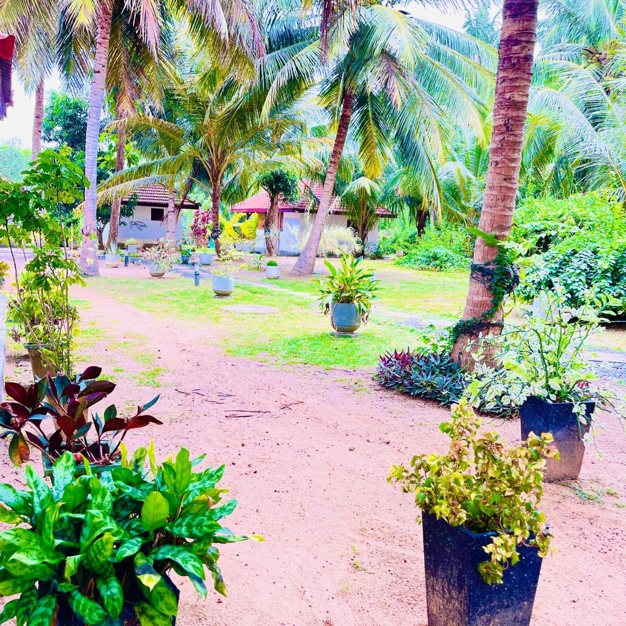Hanguk Lanka Lagoon Villa Tangalle Bagian luar foto