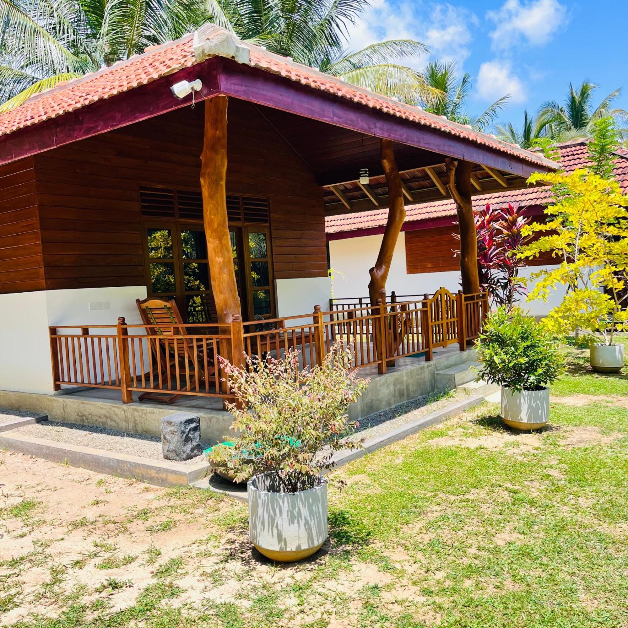 Hanguk Lanka Lagoon Villa Tangalle Bagian luar foto