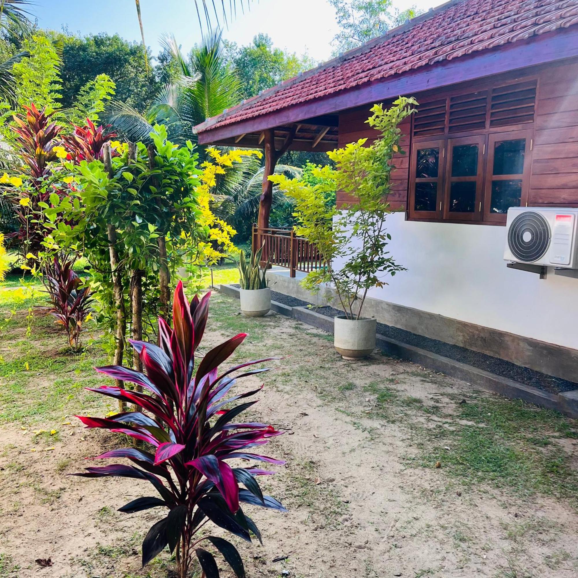 Hanguk Lanka Lagoon Villa Tangalle Bagian luar foto