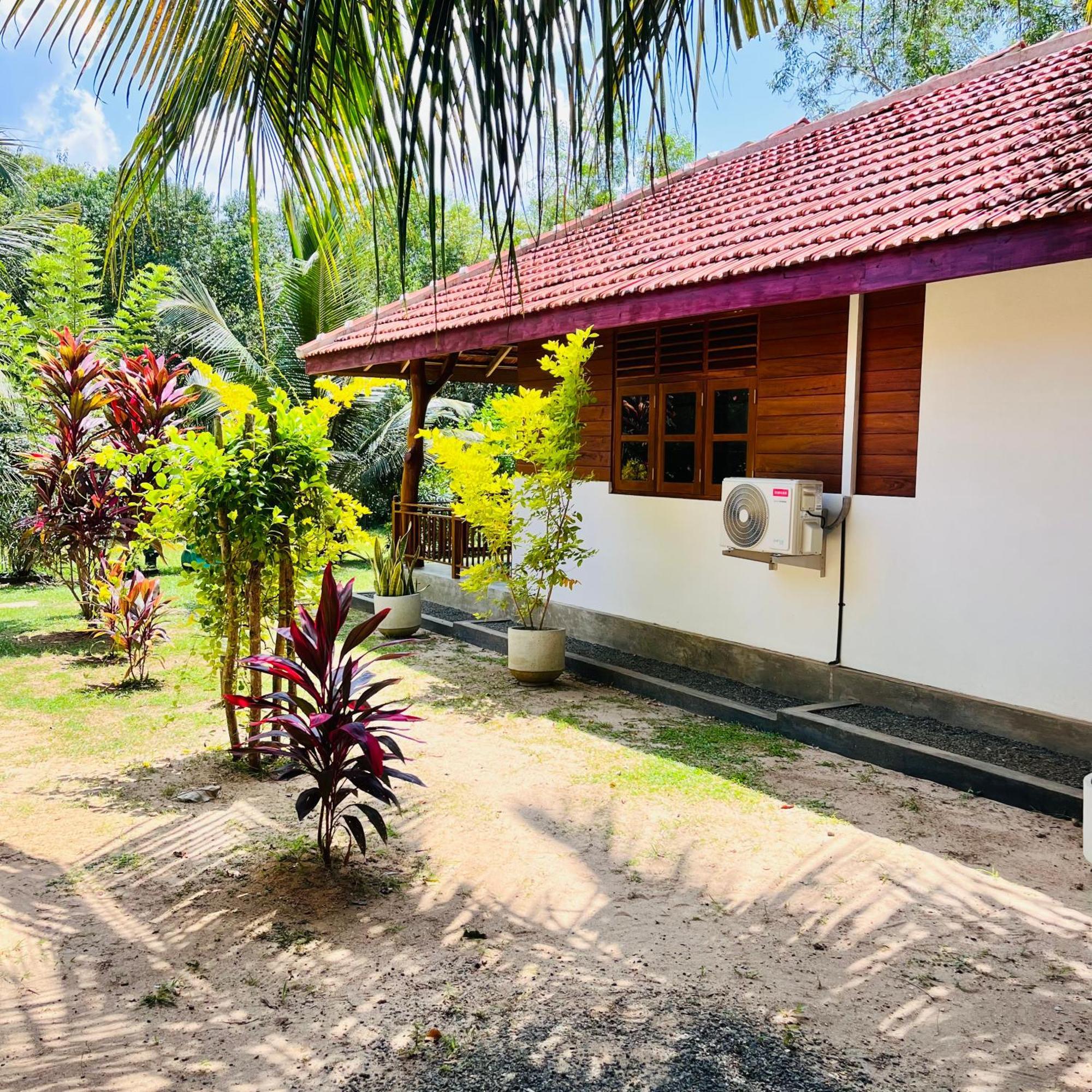 Hanguk Lanka Lagoon Villa Tangalle Bagian luar foto